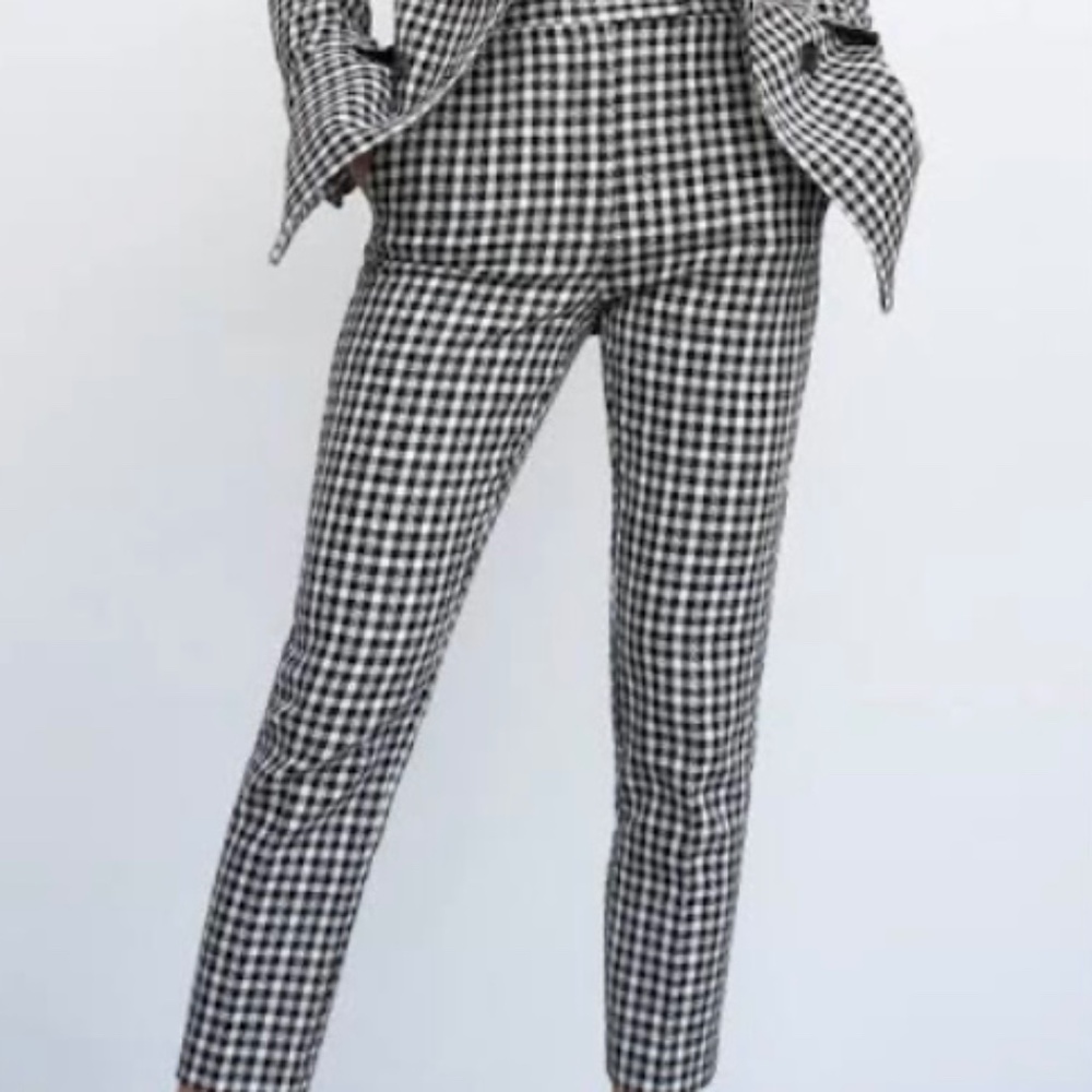 Zara black & white plaid pants size s.